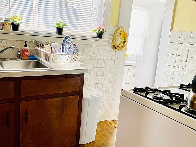 7 Webb Ave #1-W — Photo 10