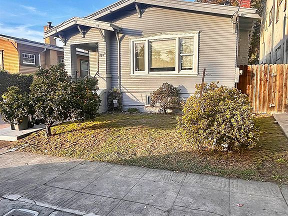 3rd image of 2806 Foothill Blvd