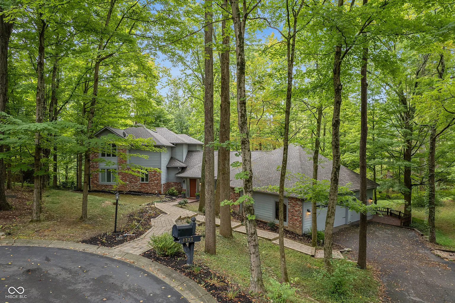 8823 Woodacre Ln photo 1