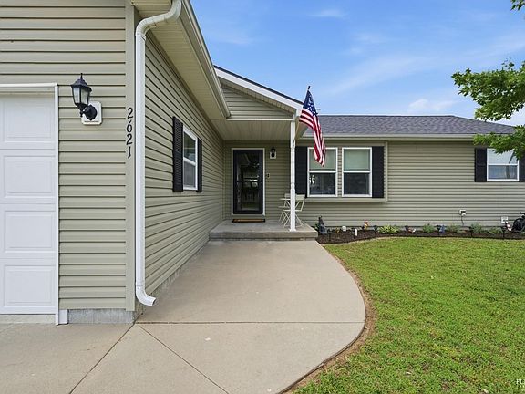 2nd image of 2621 Brookpointe Cir