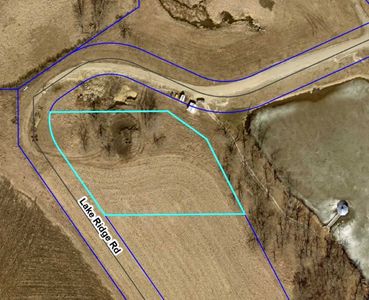 Lake Ridge Rd, Decorah, IA, 52101