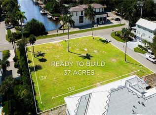 1427 Sandpiper St, Naples, FL 34102