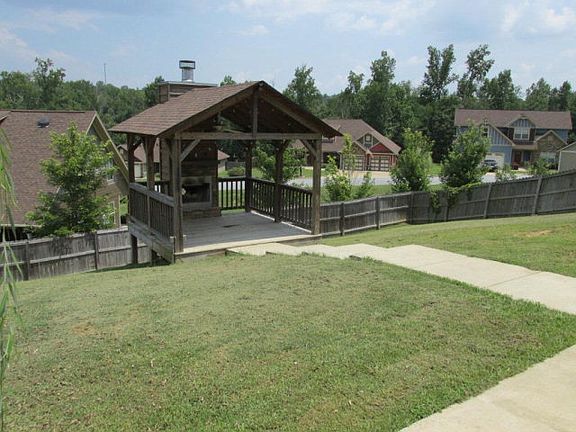 2nd image of 579 Lee Road 450