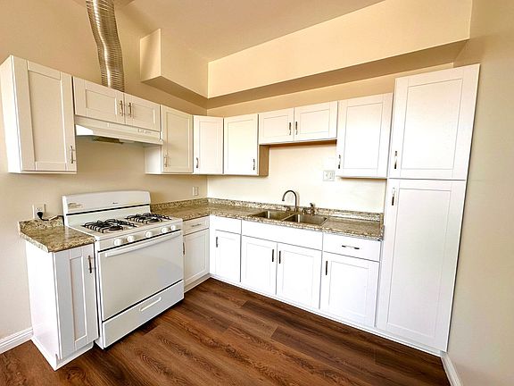 5th image of 1661 W 182nd St #61-04