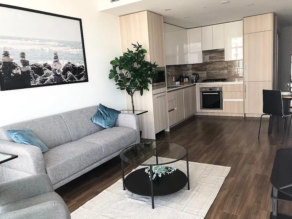 2 bed, 700 sqft, $2,790 — Photo 2
