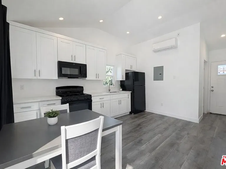 1170 S Beverwil Dr — Photo 38