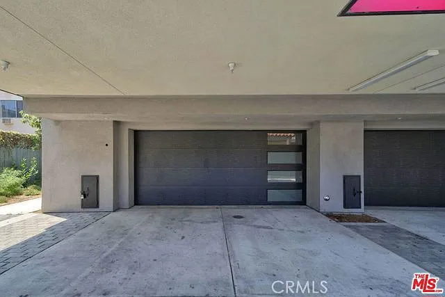 1204 N Orange Grove Ave — Photo 34
