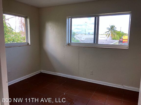 4th image of 800 NW 11th Ave #11461435