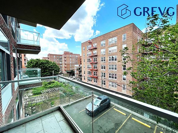 2nd image of 14469 Barclay Ave APT 3C