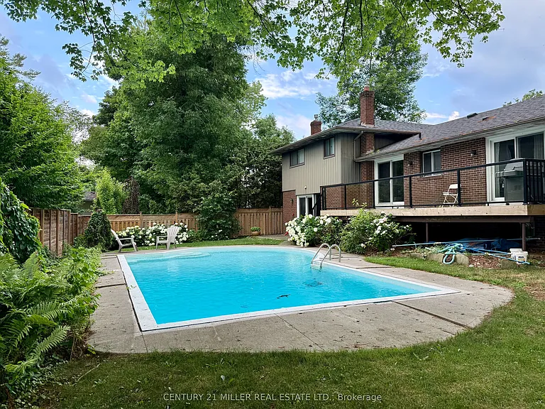 163 Castle Cres — Photo 6