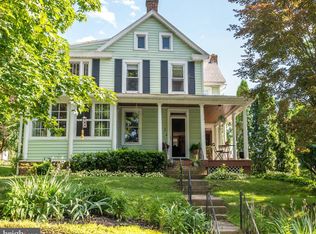 2 E Fairview Ave, Mercersburg, PA 17236