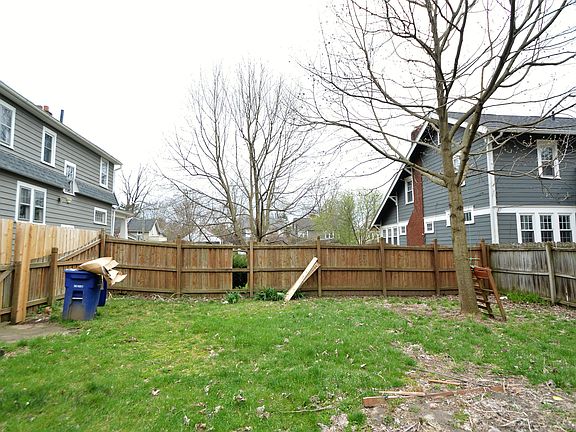 4th image of 0 W North Broadway St