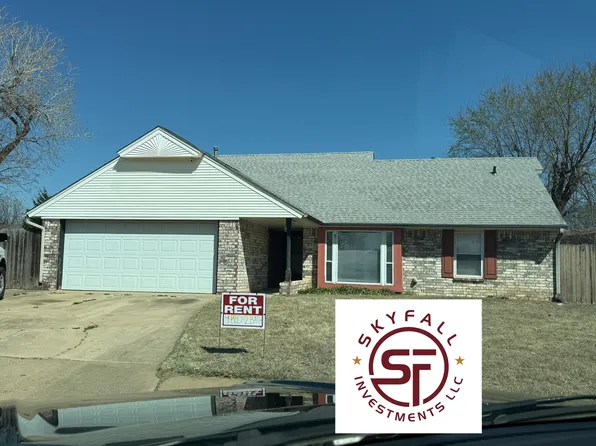 824 N Platt Cir, Moore, OK 73170
