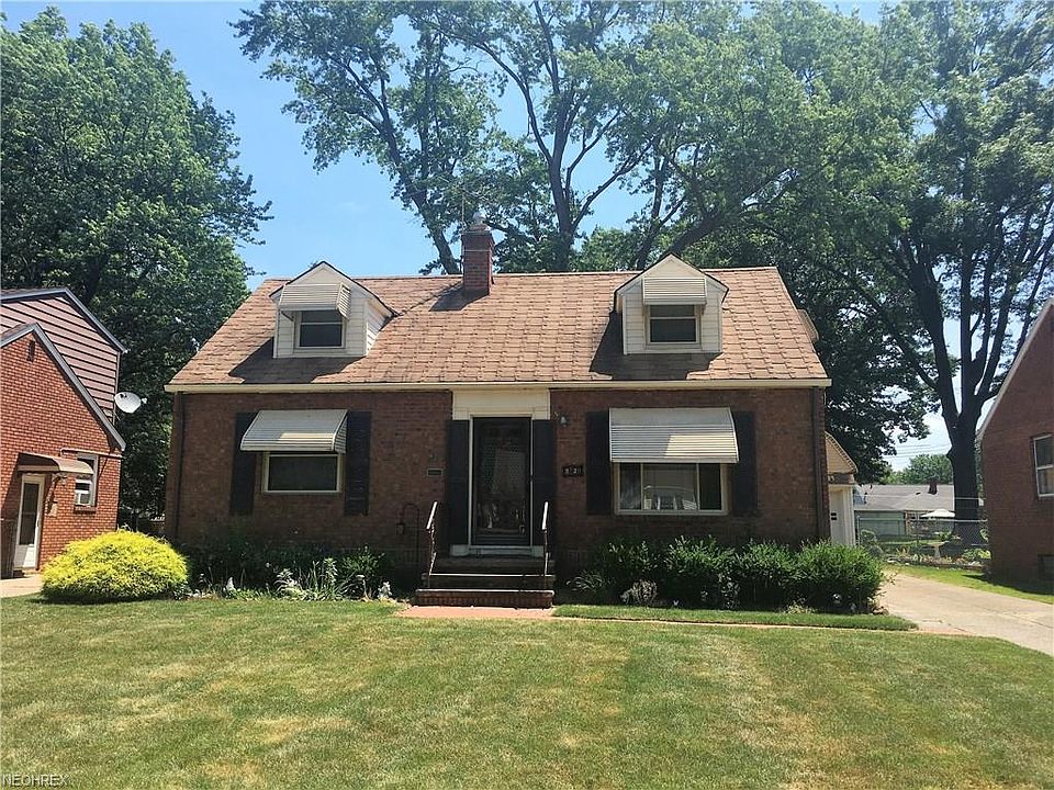 1st image of 3929 W 224th St