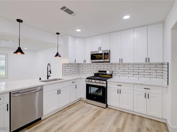 3511 Blackstone St, Las Vegas, NV 89121