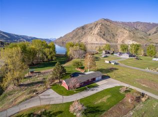 11 Moser Ln, Orondo, WA 98843