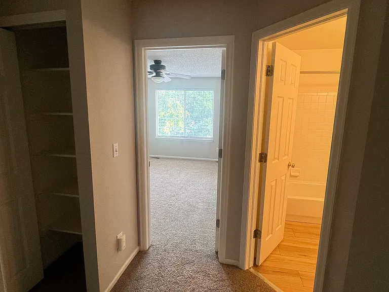 9880 Castle Ridge Cir — Photo 9
