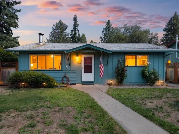 1716 SW K St, Grants Pass, OR 97526