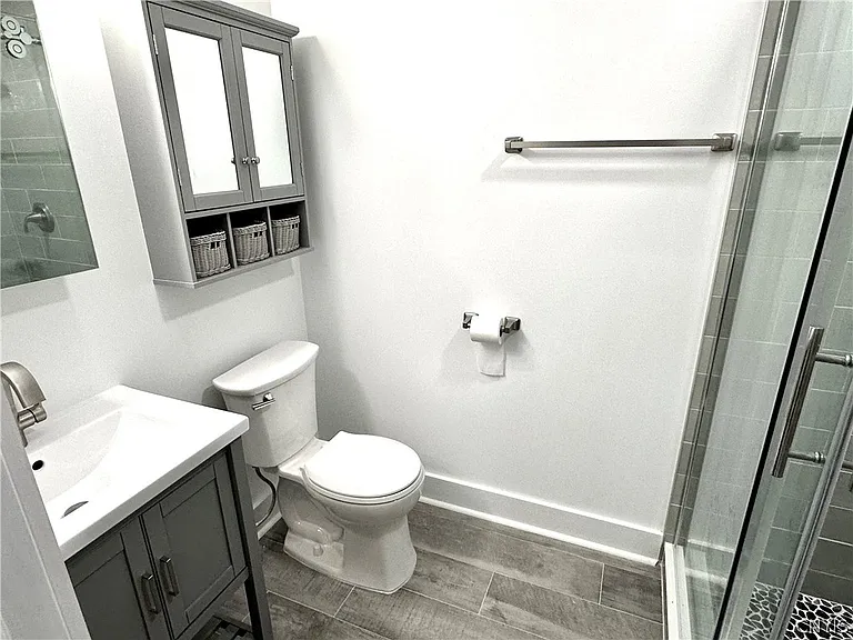 8662 Bayview Dr — Photo 23