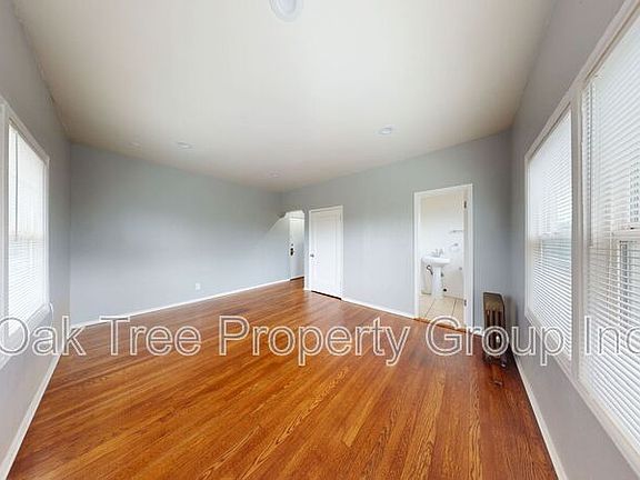 5th image of 454 34th St APT 38