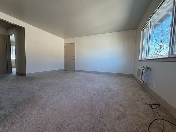 5th image of 663 La Grande Dr #4
