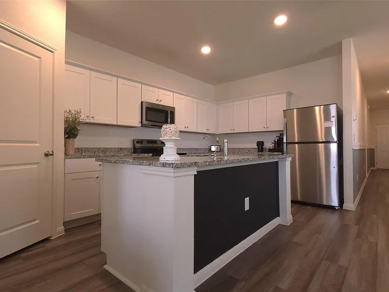 124 Blazilmar Ln — Photo 7