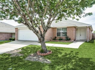 9913 Blue Bell Dr, Fort Worth, TX 76108