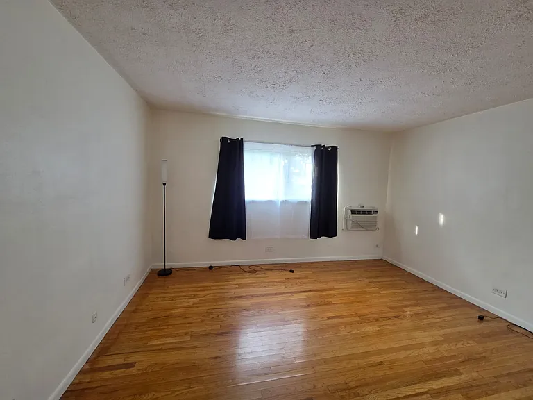 2205 Arbor Cir #8 — Photo 4