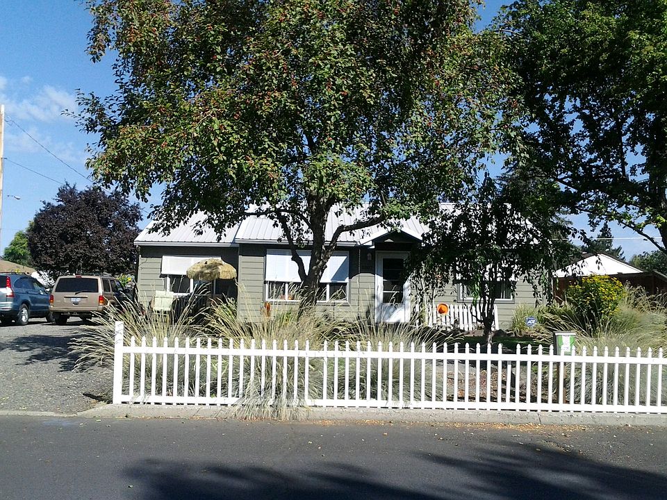 1st image of 1207 NE Ochoco Ave