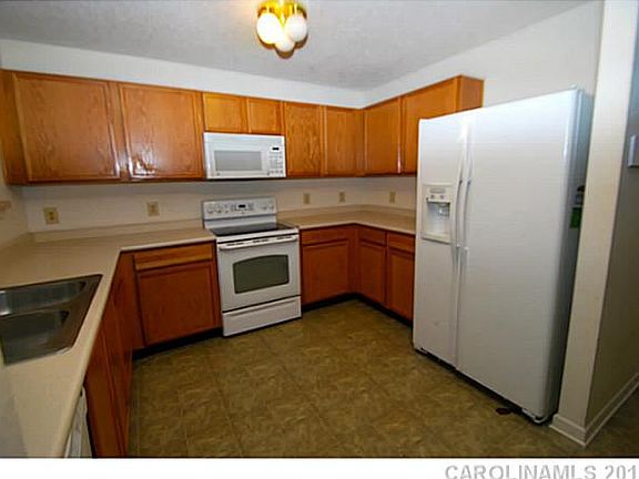 3rd image of 4361 Saint Catherines Ct