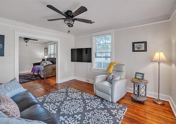 4th image of 4029 Clematis St