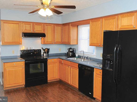 5th image of 106 Cloverdale Ct