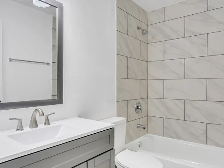 1794 W Shannon Cir — Photo 3