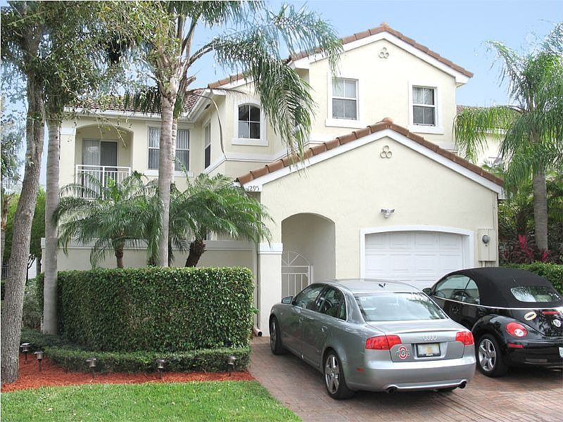 1295 YELLOWHEART WAY