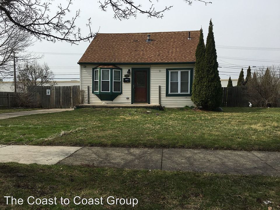 1st image of 20889 Wellington Ave