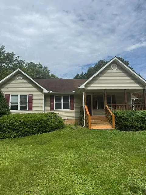3 bed, 1260 sqft, $2,000 — Photo 1