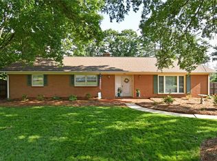 5525 Kane Dr, Pfafftown, NC 27040