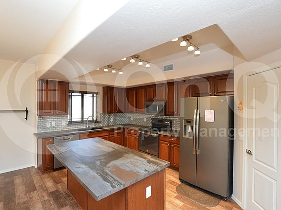 5th image of 2402 E 5th St Unit 1503