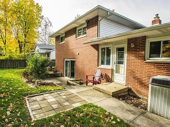 3rd image of 5531 W 227th St