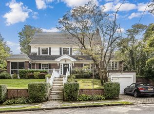 155 Beach Ave, Larchmont, NY 10538