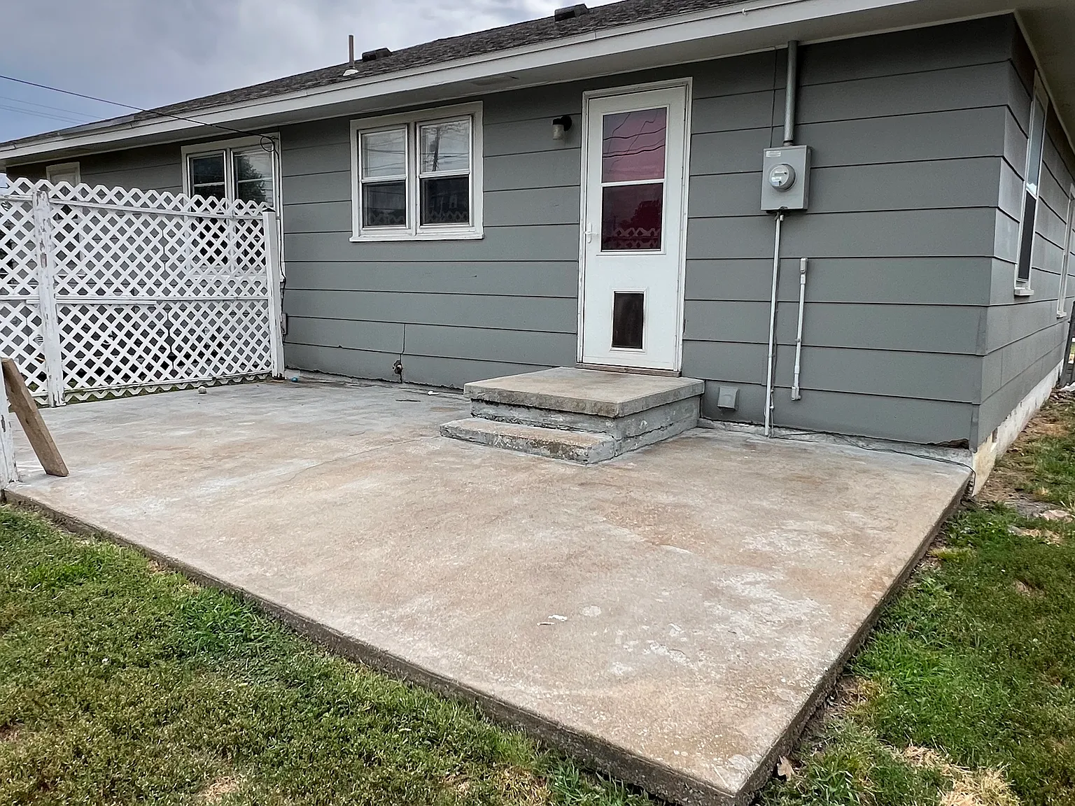 3 bed, 1.5 bath, 1044 sqft, $1,300 — Photo 2