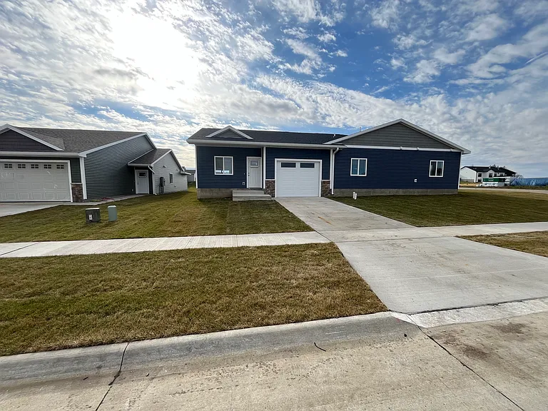 327 Post Oak Dr — Photo 15