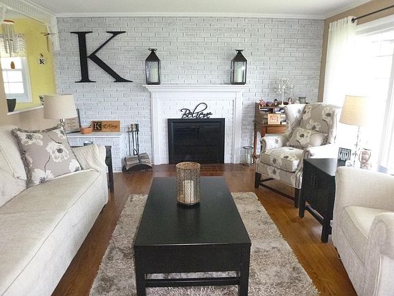 2nd image of 409 Anngea Ln