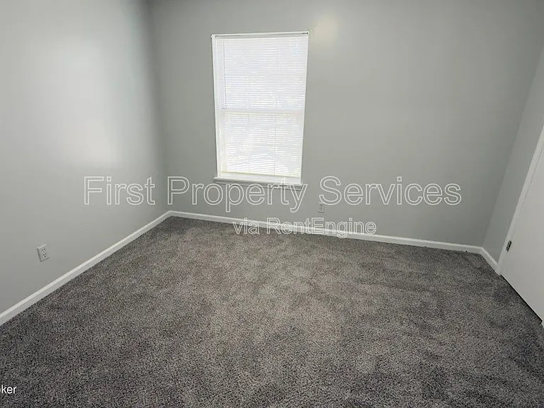 729 E Court Ave — Photo 8