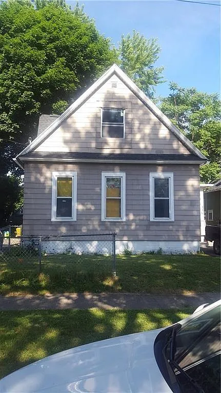 336 4th St photo 1