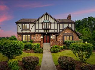 2574 Corteland Dr, Pittsburgh, PA