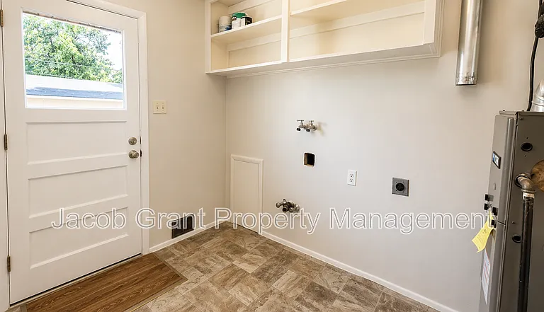 298 W 17th St #288 — Photo 13