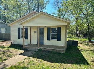 1204 Dechard St, Van Buren, AR 72956