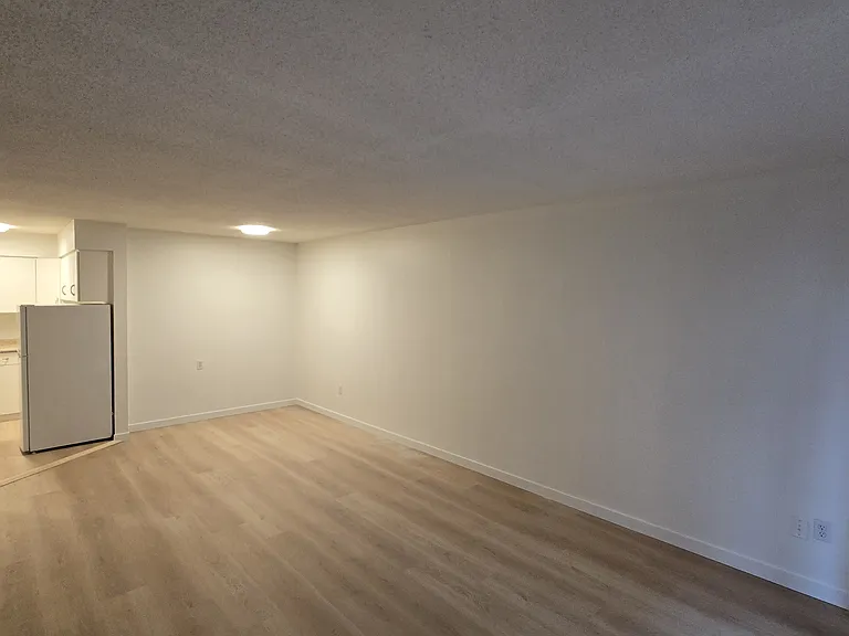 1215 Saint Georges Ave #105 — Photo 7