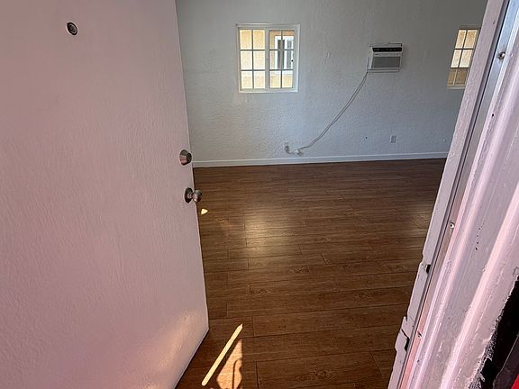 3rd image of 616 Hendricks Ave #4